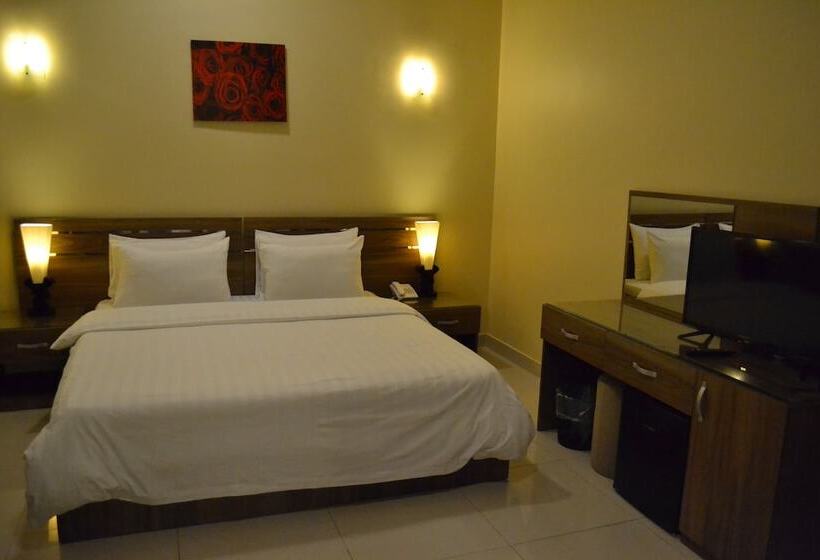 酒店 Platinum The First