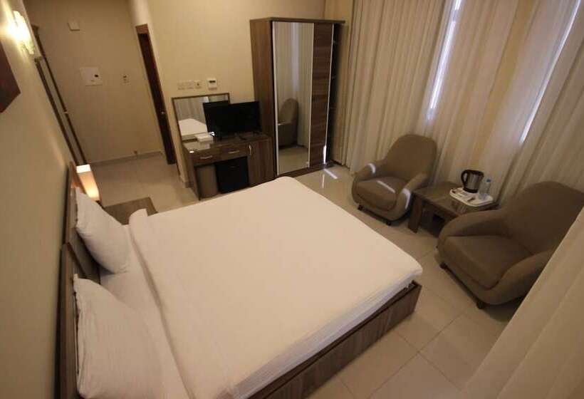 酒店 Platinum The First