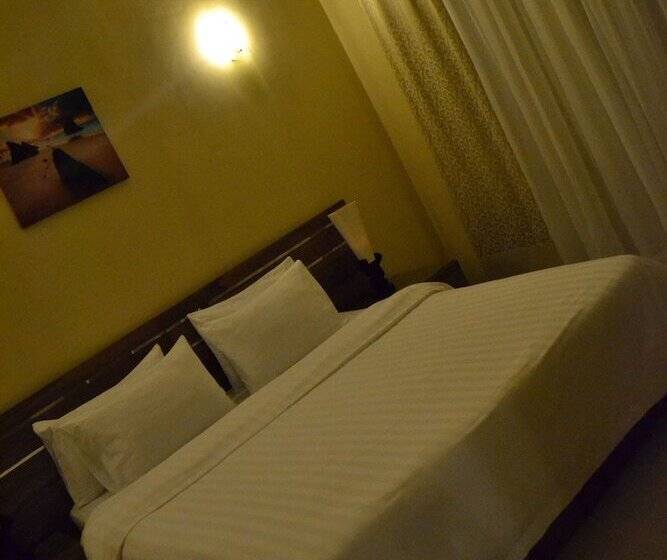 酒店 Platinum The First