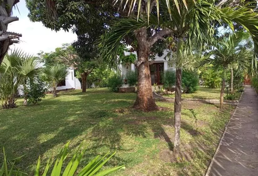 هتل Sonrisa Villas