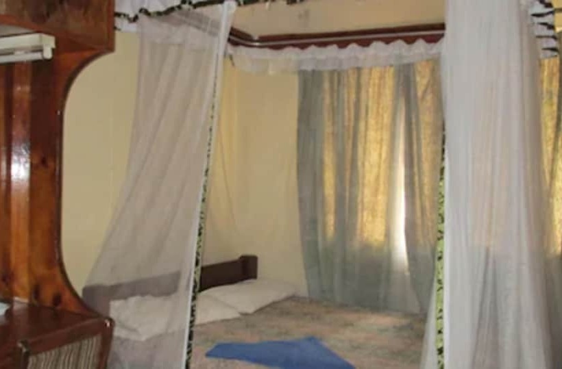 هتل Stadium Holiday Inn Mombasa