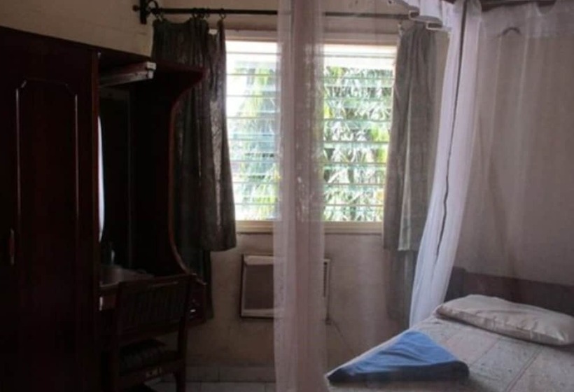 هتل Stadium Holiday Inn Mombasa