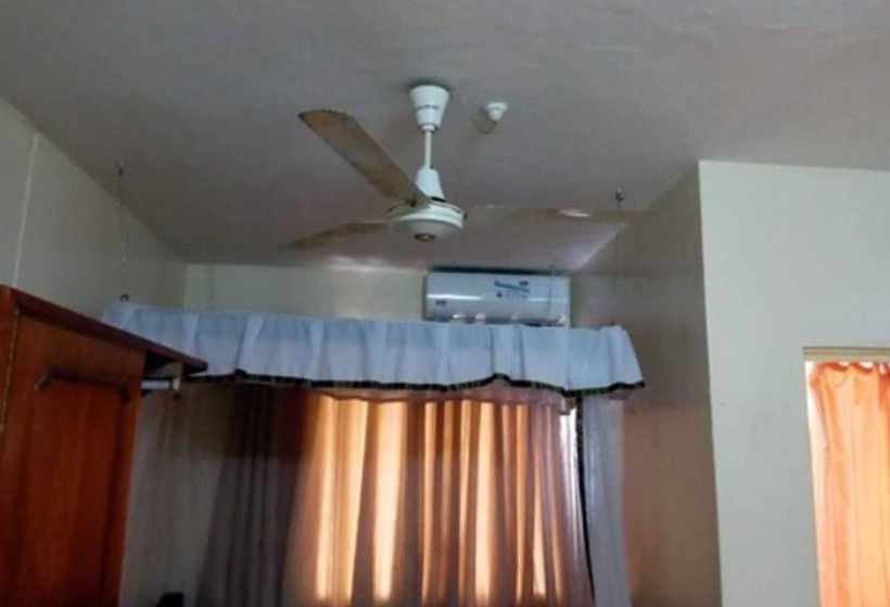 هتل Stadium Holiday Inn Mombasa