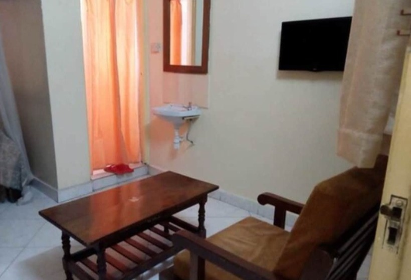 هتل Stadium Holiday Inn Mombasa