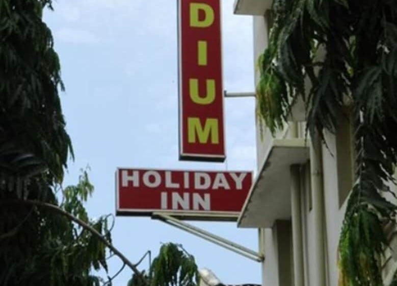 هتل Stadium Holiday Inn Mombasa