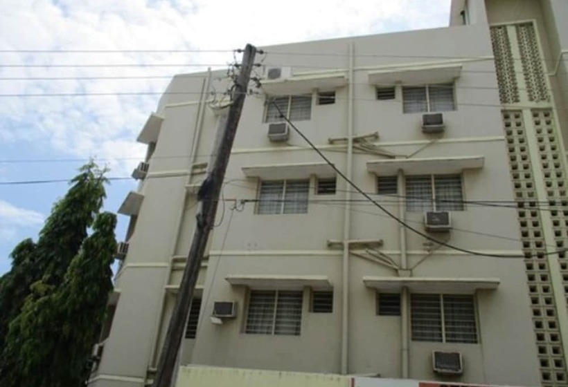 هتل Stadium Holiday Inn Mombasa