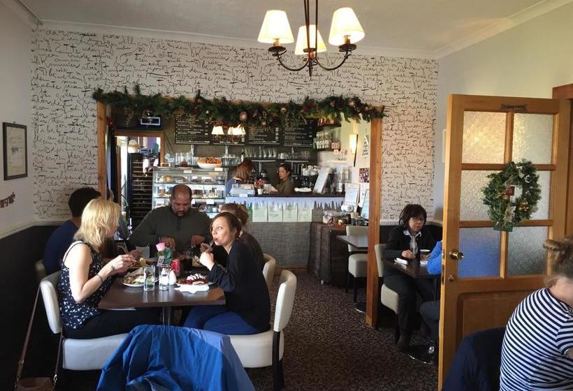 Szálloda The Waterfront Boutique