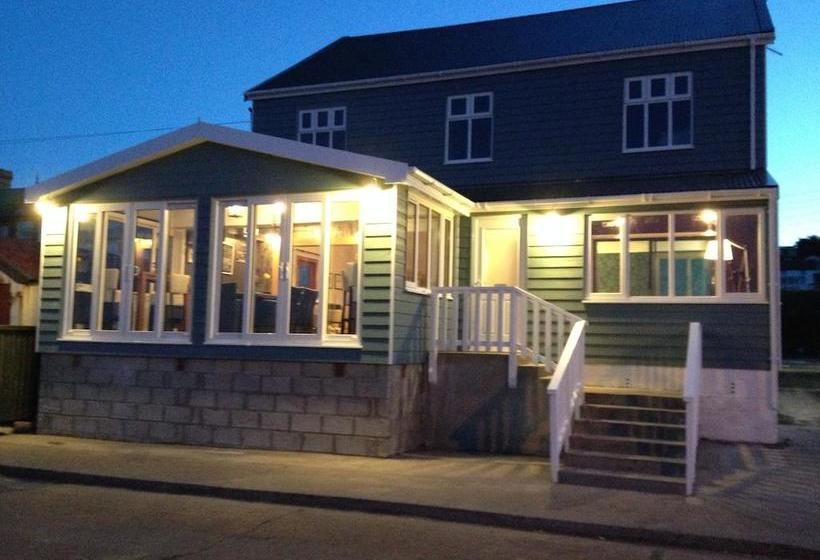 Szálloda The Waterfront Boutique