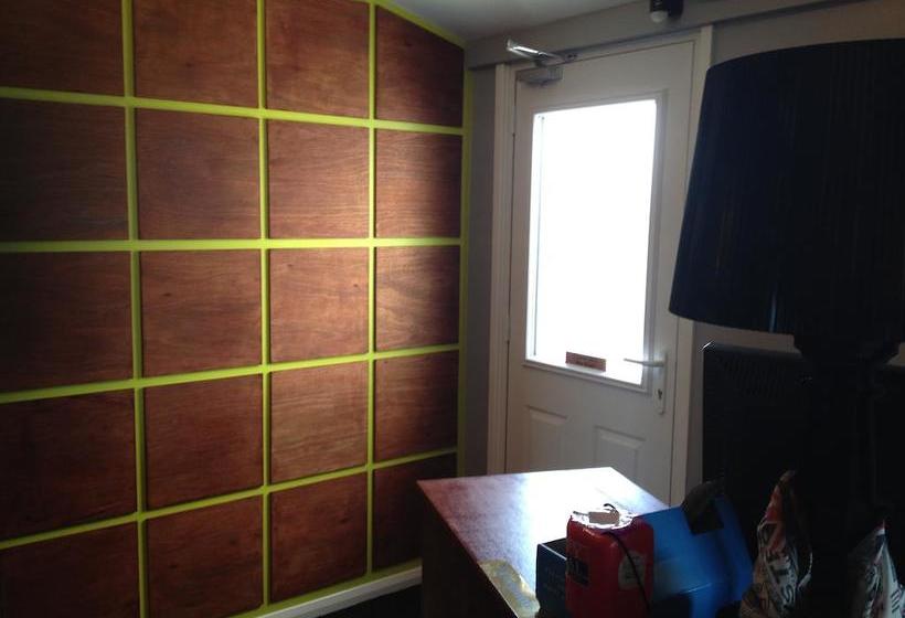 Szálloda The Waterfront Boutique