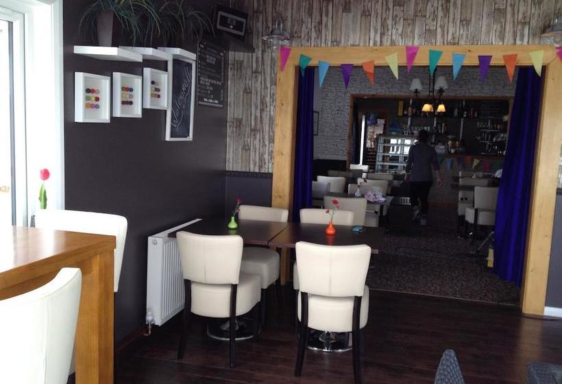 Szálloda The Waterfront Boutique