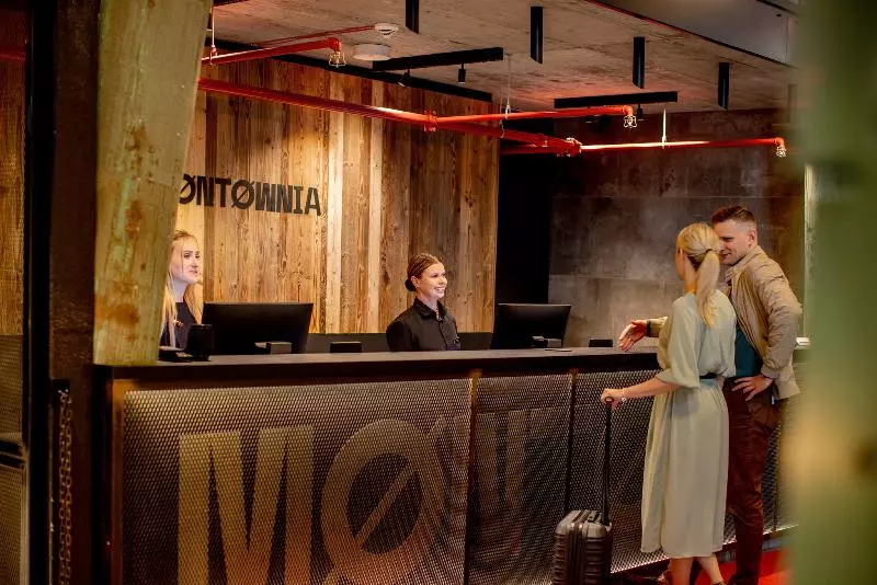 هتل Montownia Lofts & Experience