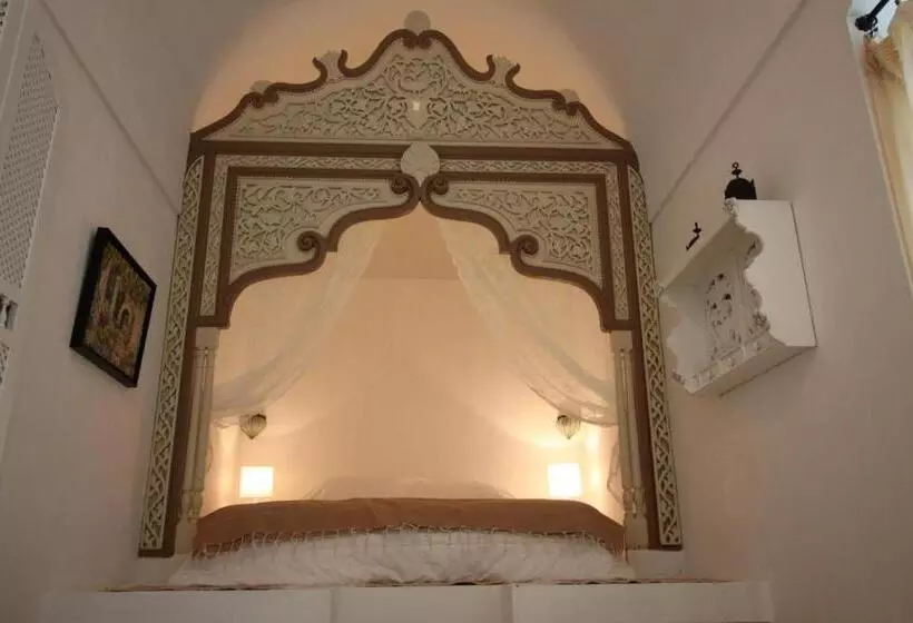 تختخواب و صبحانه Dar R'bat