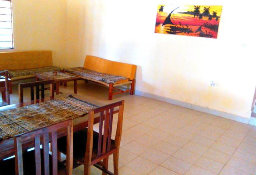 مبيت وإفطار Mama Njoe Lodge