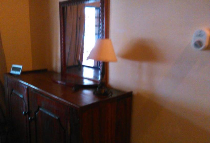 مبيت وإفطار Mama Njoe Lodge