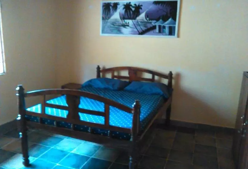 Aamiaismajoitus (B&B) Mama Njoe Lodge
