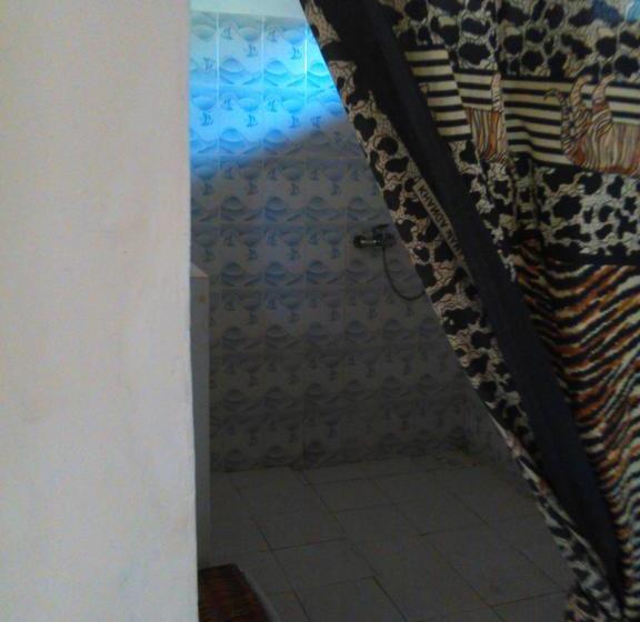 مبيت وإفطار Mama Njoe Lodge