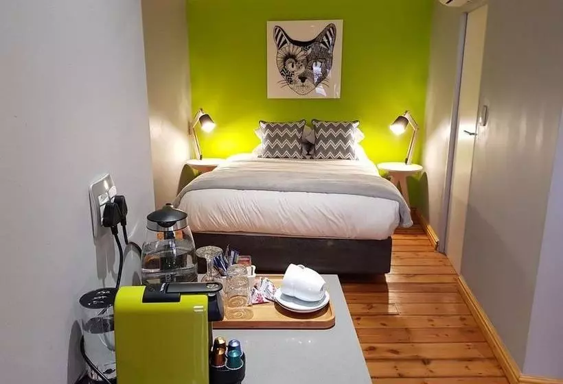 تختخواب و صبحانه The Vibe Guest Studios