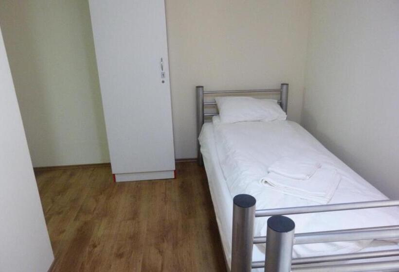 Center Hostel And Guest House