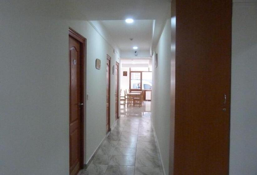 Center Hostel And Guest House