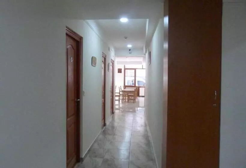 Center Hostel And Guest House