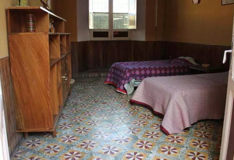 Hostal El Colibri   Hostel