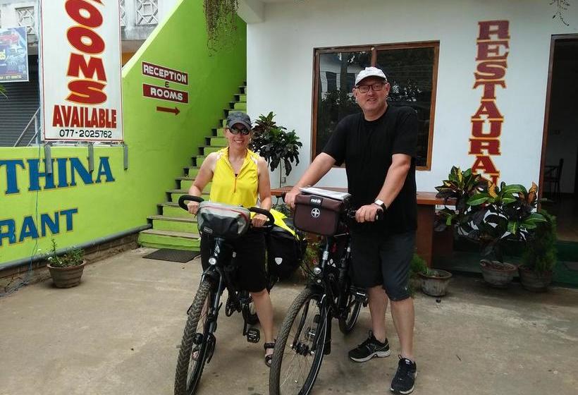 ホテル Athina & Restaurant