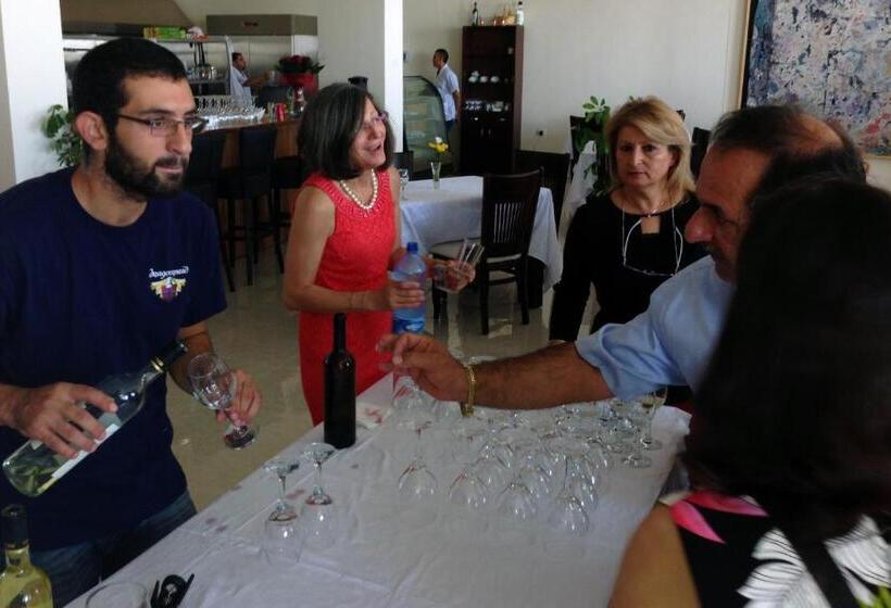 هتل Taybeh Golden