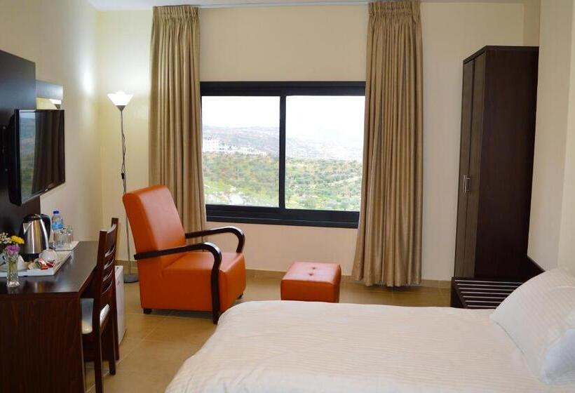 هتل Taybeh Golden