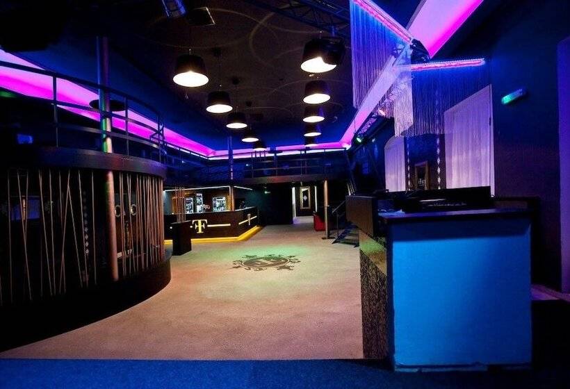 בית מלון כפרי U Cerneho Orla