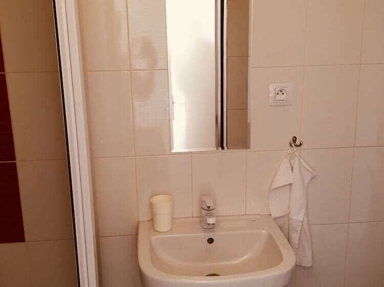 בית מלון כפרי U Cerneho Orla