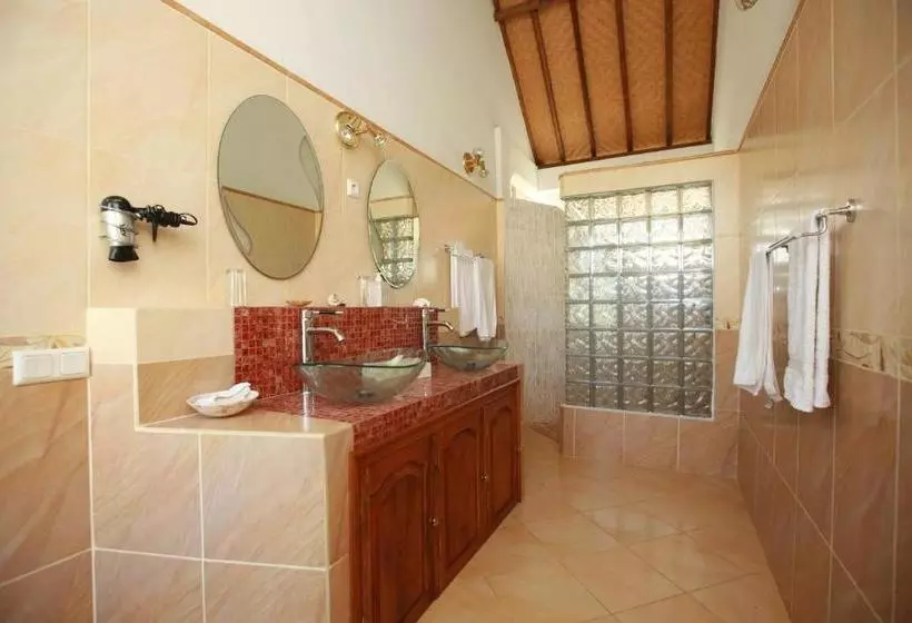 Lomakeskus Villa Jakaranda And Villa Marakuya