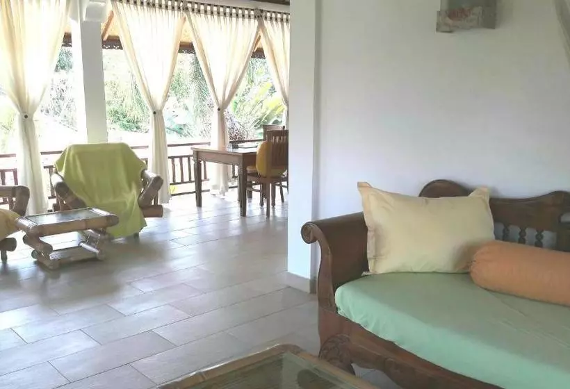 Lomakeskus Villa Jakaranda And Villa Marakuya