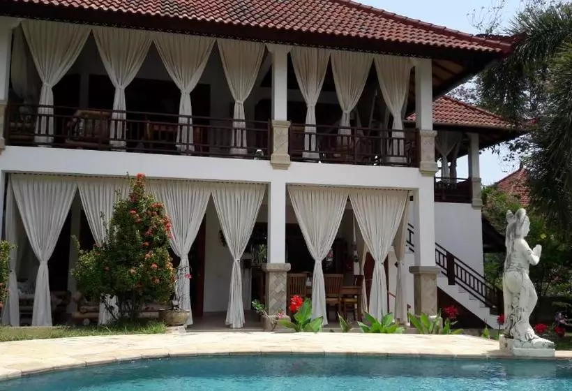 Lomakeskus Villa Jakaranda And Villa Marakuya