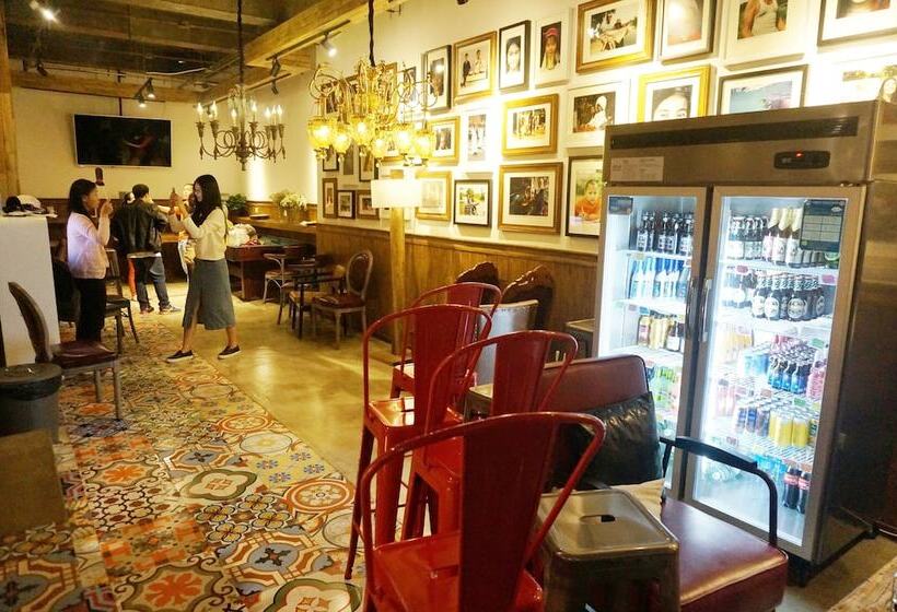 Sonderia Hostel & Bar   Lazybones Hostel