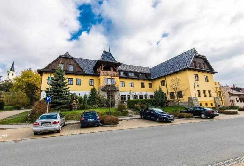 Valašský Hotel A Pivní Lázně Ogar