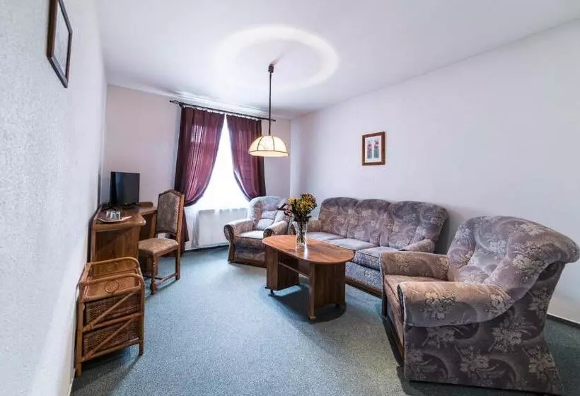 Valašský Hotel A Pivní Lázně Ogar