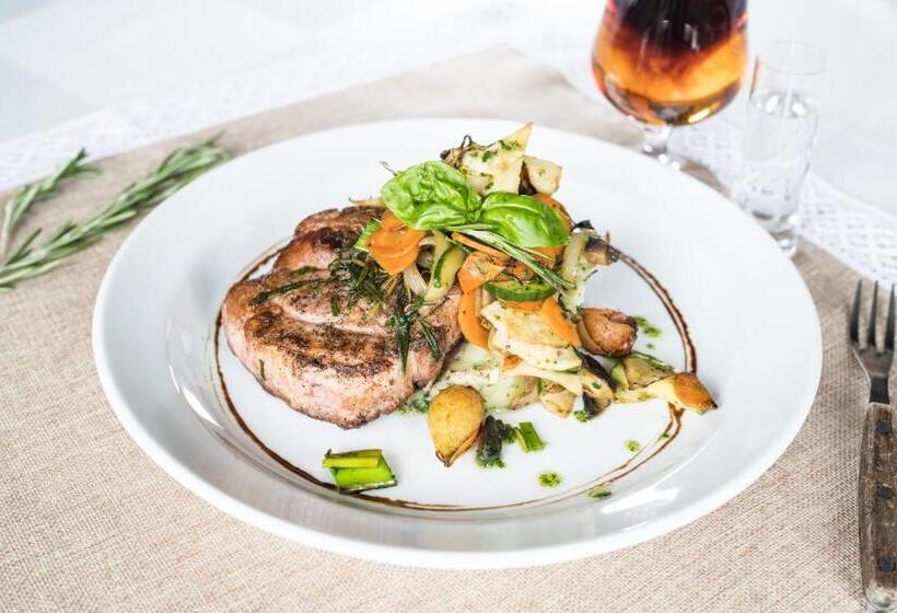 Valašský Hotel A Pivní Lázně Ogar