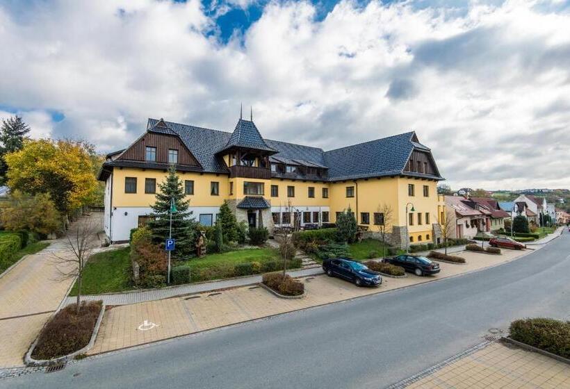 Valašský Hotel A Pivní Lázně Ogar