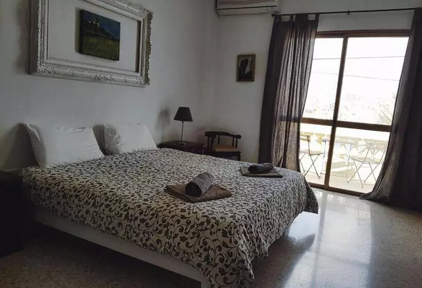 تختخواب و صبحانه Villa Zammitella