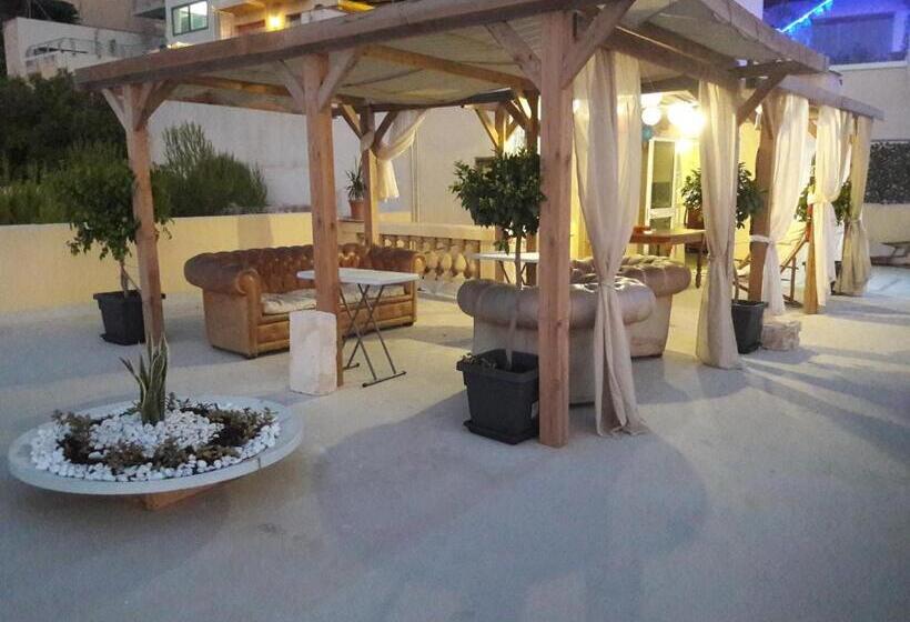 تختخواب و صبحانه Villa Zammitella