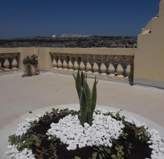 تختخواب و صبحانه Villa Zammitella