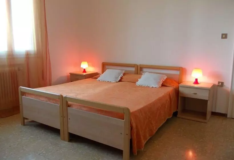 هتل Big Brother Bed & Rooms