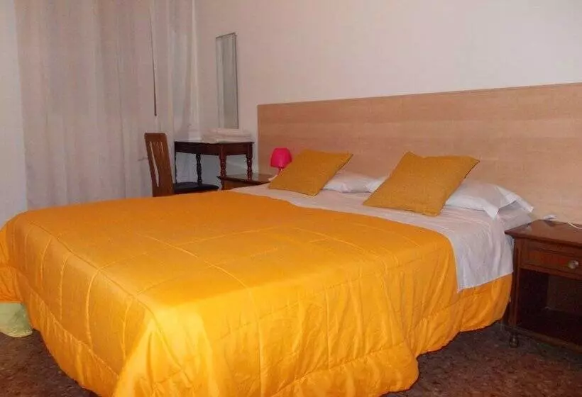 هتل Big Brother Bed & Rooms