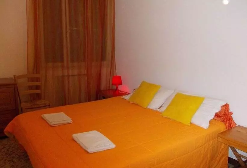 هتل Big Brother Bed & Rooms