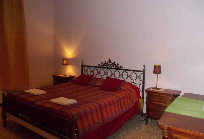 هتل Big Brother Bed & Rooms