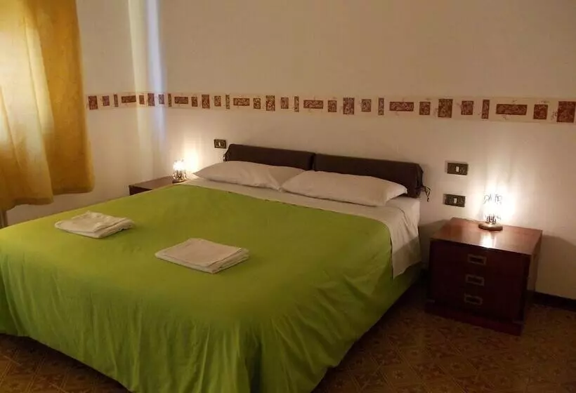 هتل Big Brother Bed & Rooms