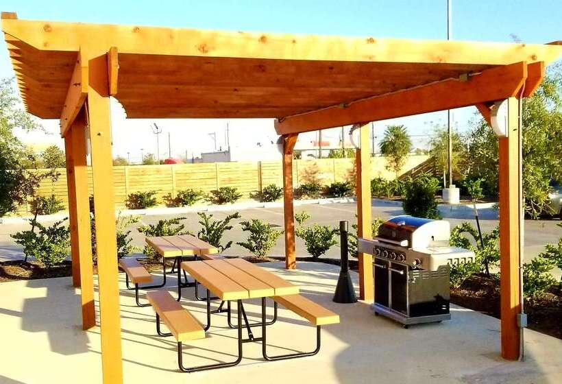 هتل Best Western Plus Pasadena Inn And Suites