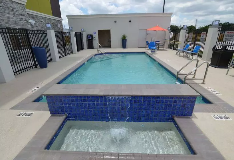 هتل Best Western Plus Pasadena Inn And Suites