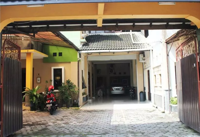 هتل Griya La Kusuma