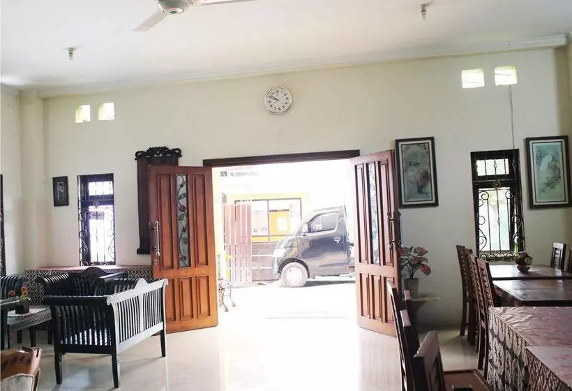 هتل Griya La Kusuma